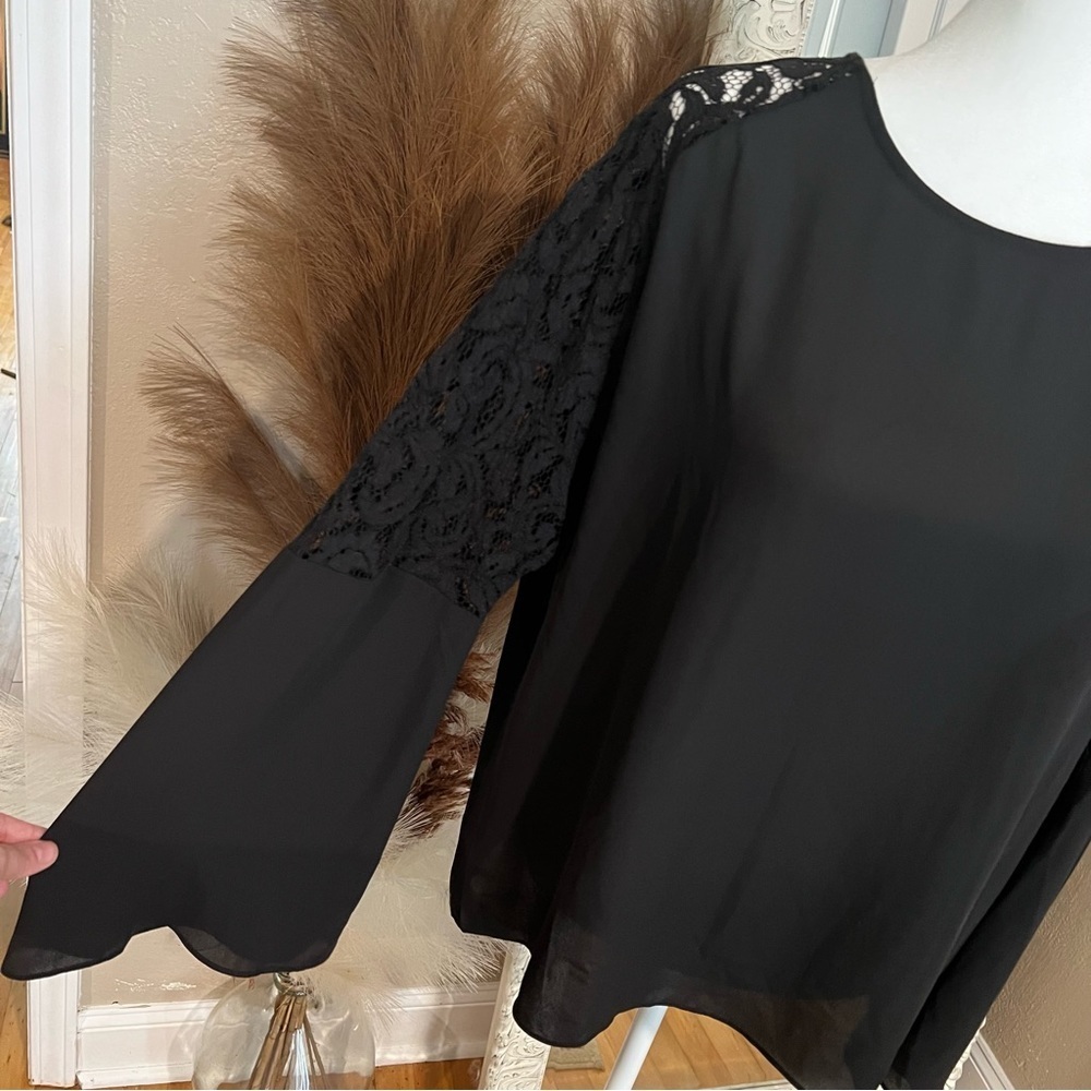 Violet & Claire Bell Sleeve Top - Picture 2 of 4